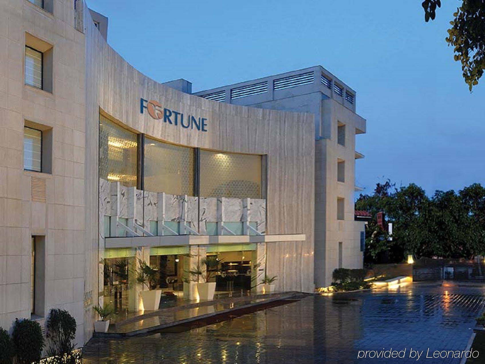 Fortune Sector 27, Noida - Member Itc Hotels' Group Екстериор снимка